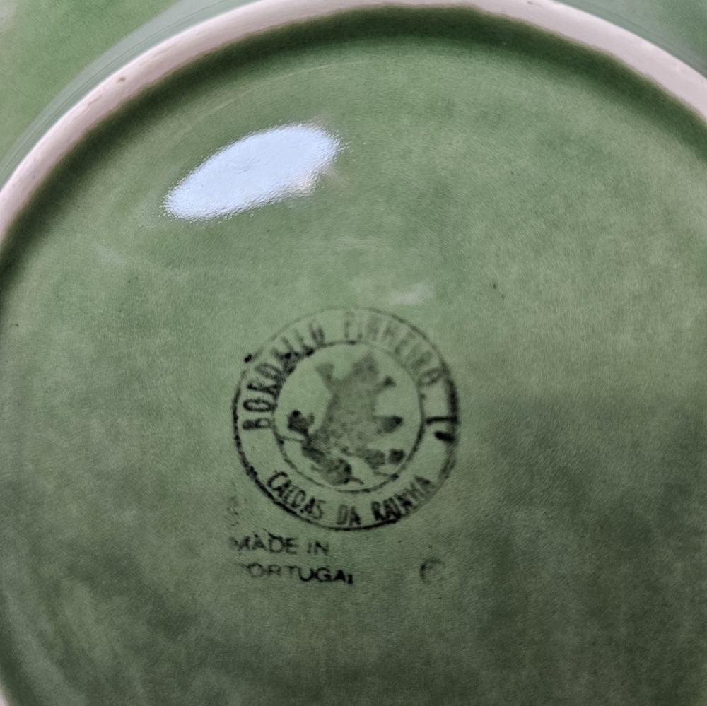 Vintage Bordello Pinheiro Green Leaf and Lattice Round, 8" Plate - Picture 4 of 5